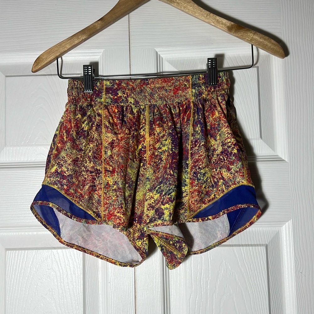 Lululemon Athletica Hotty Hot Short 4 - Picture 1 of 12